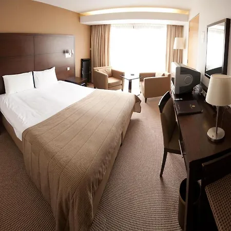 White Sands 3*